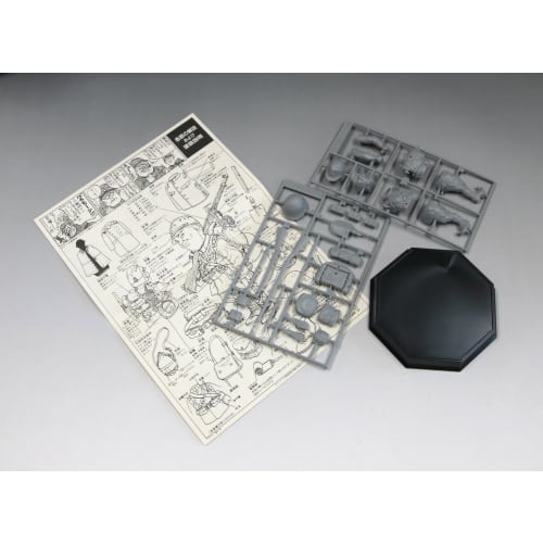 Fine Molds 1/12 World Fighter Collection Imperial Japanese Army Infantry Private First Class Oshimizu & Type 38 Rifle Plastic Model Kit, Unpainted, As