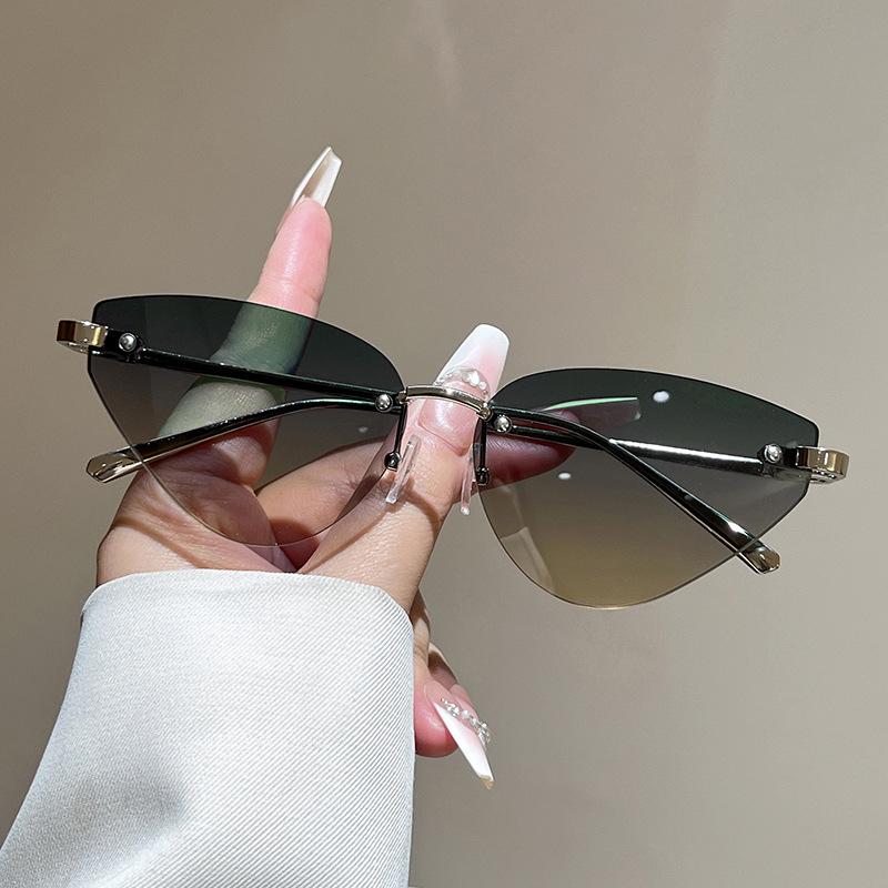 High-end Triangular Cut Edge Frameless Sunglasses Woman 2026 Trendy and Personalized UV-protective UV400 Shades Glasses