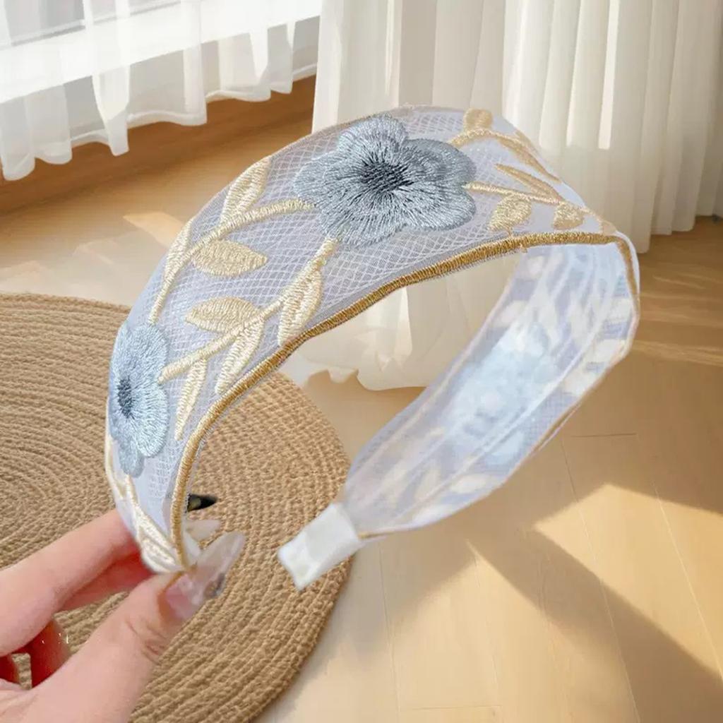 Elegant French-Style Embroidered Floral Wide-Brimmed Headband for Women, Suitable for Summer Outings, Beach Decorations, and Can Also