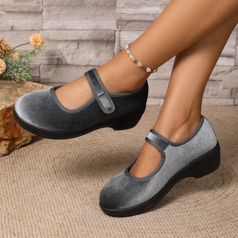 Fashion Women Heeled Shoes 2025 Trend New Fashion Summer Loafers Casual Sport Sandals Brand Women Sneakers Walking Zapatillas De Mujer