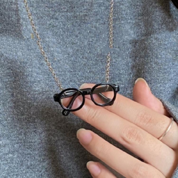 Elegant Mini Glasses Necklace for Layering with Sweaters or Standalone Piece Clavicle Chain in Parties and Gatherings