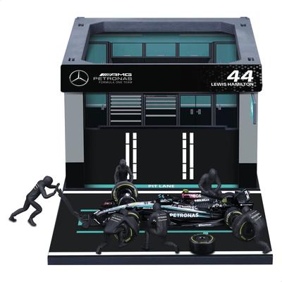 Bburago Formula Pit Pass W15 Lewis Hamilton 2024 Diecast Miniature Car Finished Product 1/43 Mercedes-Benz #44 / 18-38452 (#44)