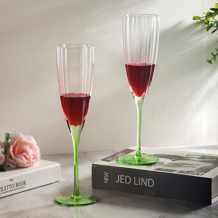 Creative Cocktail Glass with Reverse Mouth High-value Tulip Glassware High-heeled Wine Glass Juice Glasses