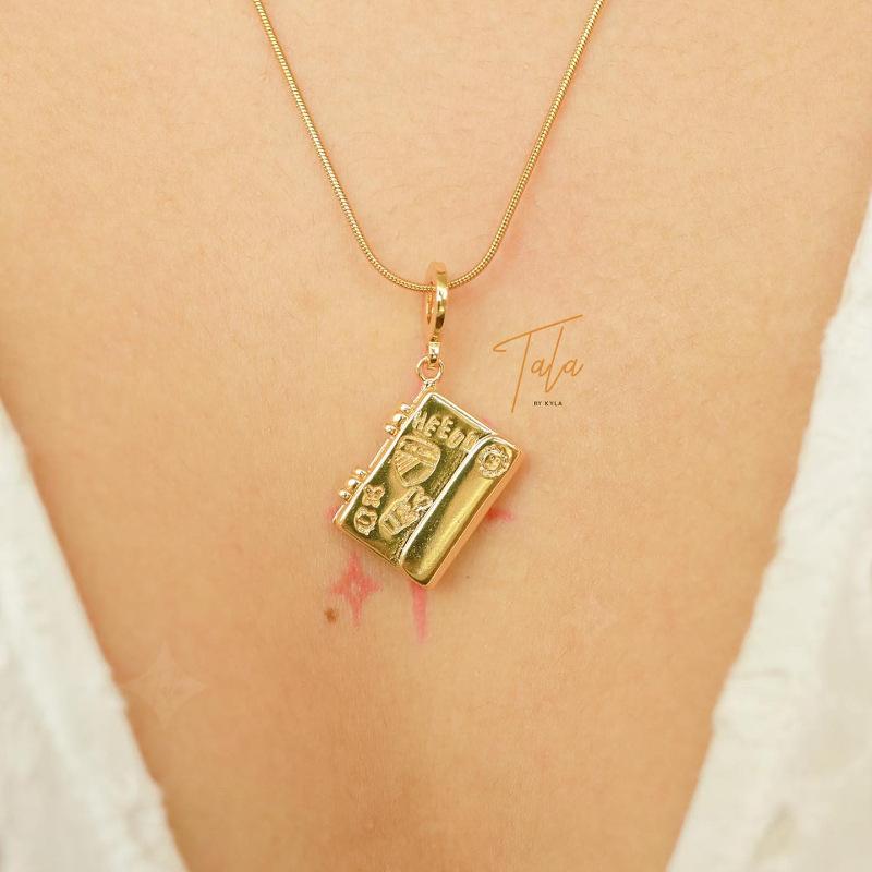 

Gold Creative Folder Bag Three-Dimensional Opening And Closing Photo Box Commemorative Valentine S Day Photo Necklace
