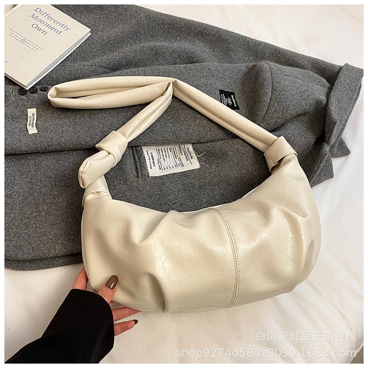 

2025 new messenger bag women s large-capacity Korean version shoulder bag fashion casual retro simple dumpling bag