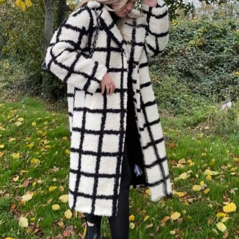 Зимний утолщенный теплый женский плащ большого размера в клетку — фото 4