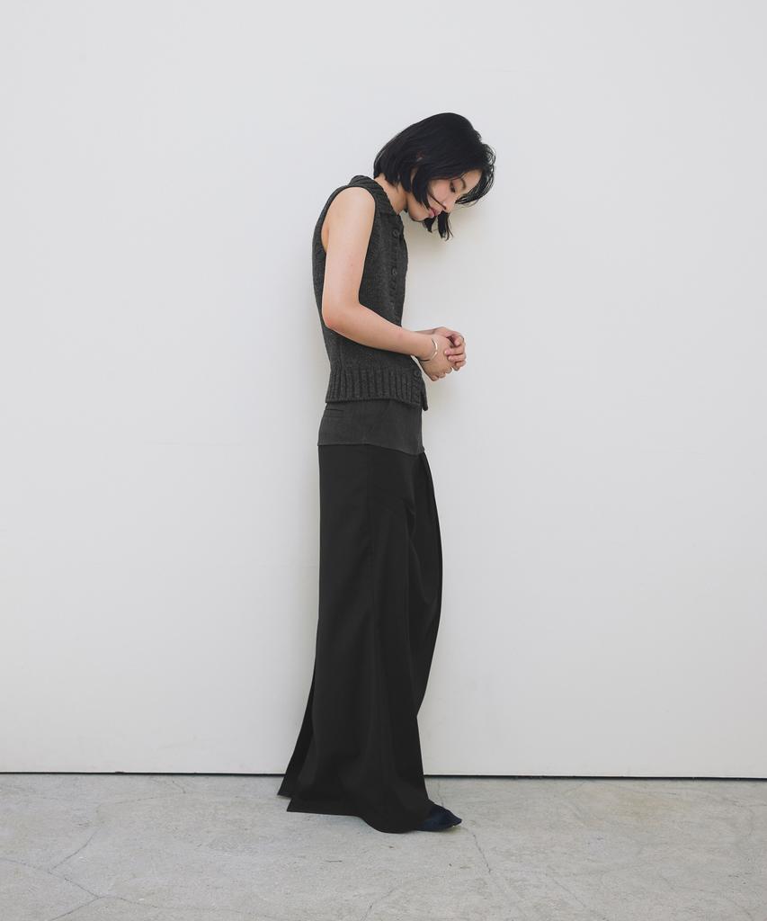 Loutaideu Lambswool Knit Vest [Charcoal]