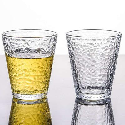 2er Set 320ml 11oz Transparentes Glas mit Hammermuster Tasse Nordischer Stil Brandyglas Trinkgeschirr Geschenke für Freunde Getränkebecher