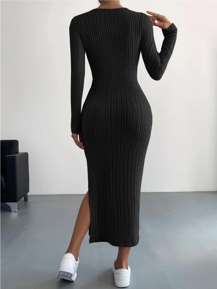 2025 Autumn/Winter Bestseller: European and American Women's Long-Sleeved Round Neck Slit Knit Dress.