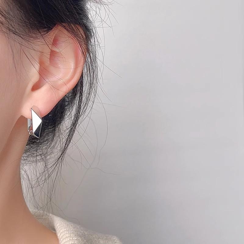 ANENJERY Geometric Irregular Polyhedral Hoop Earrings Simple Fashionable and Versatile Hip Hop Smooth Earrings Jewelry Gift