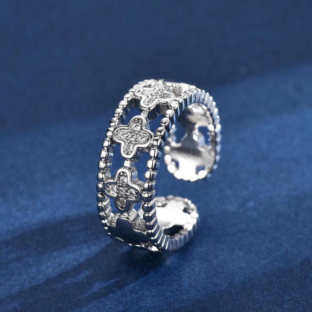 European & American Four-Leaf Flower Women's Luxury Fashion Open Ring - Niche Design