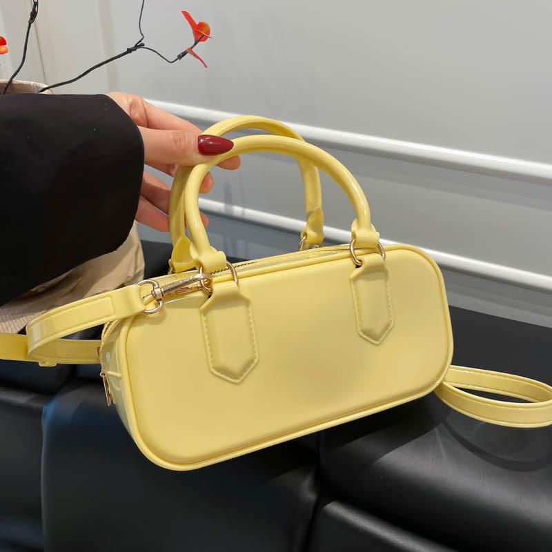 Premium Sense Bag Women's 2025 Autumn New Commuter Underarm Bag Fashionable Simple Niche Design Shoulder Messenger Bag