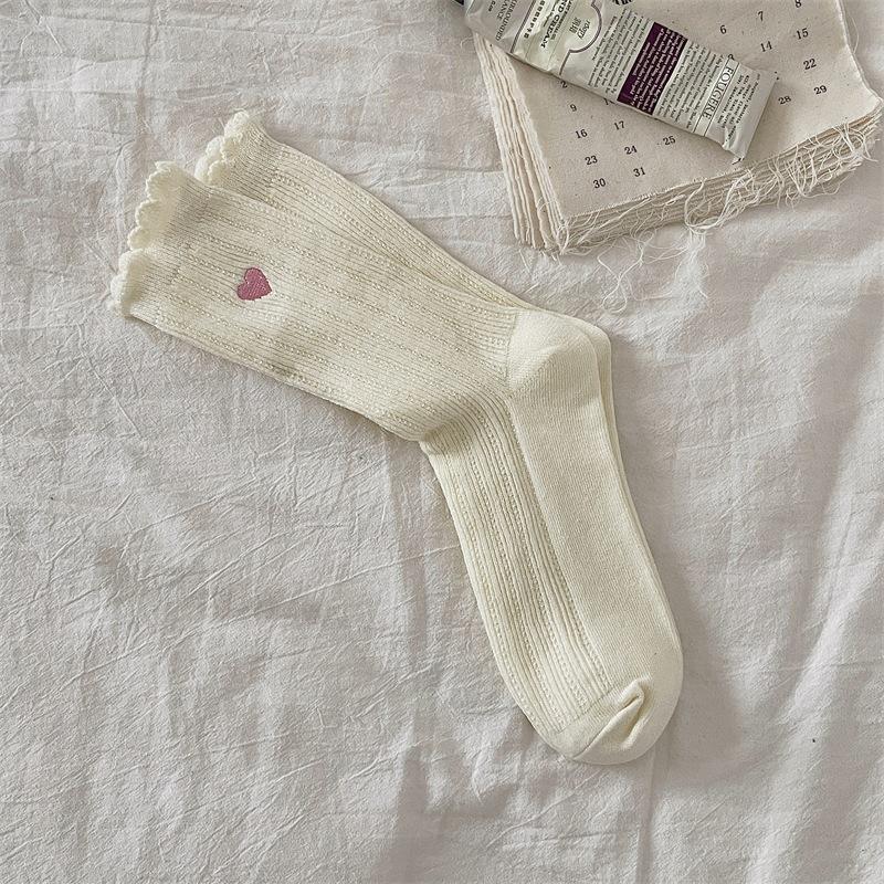 

Женские осенне-зимние простые дышащие носки средней длины с вышивкой «Любовь» и кружевом 1 pair молочный белый