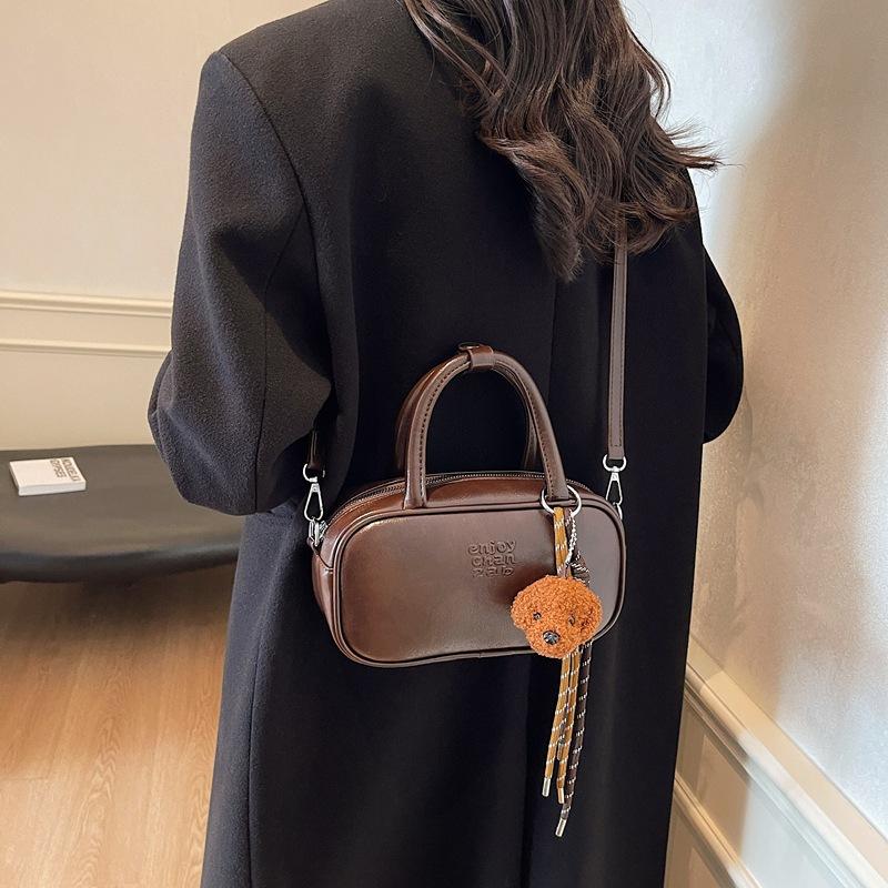 New niche premium shoulder bag ladies college style business retro matte versatile commuter handbag