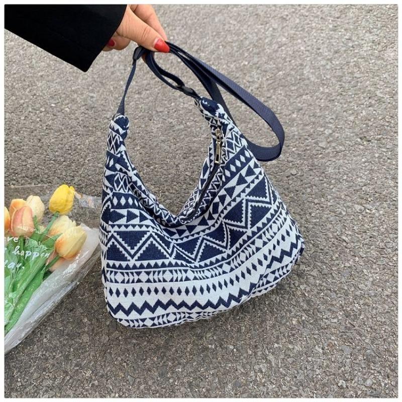 Canvas Large-capacity Dumpling Bag New Spring and Summer Niche Design Shoulder Messenger Bag