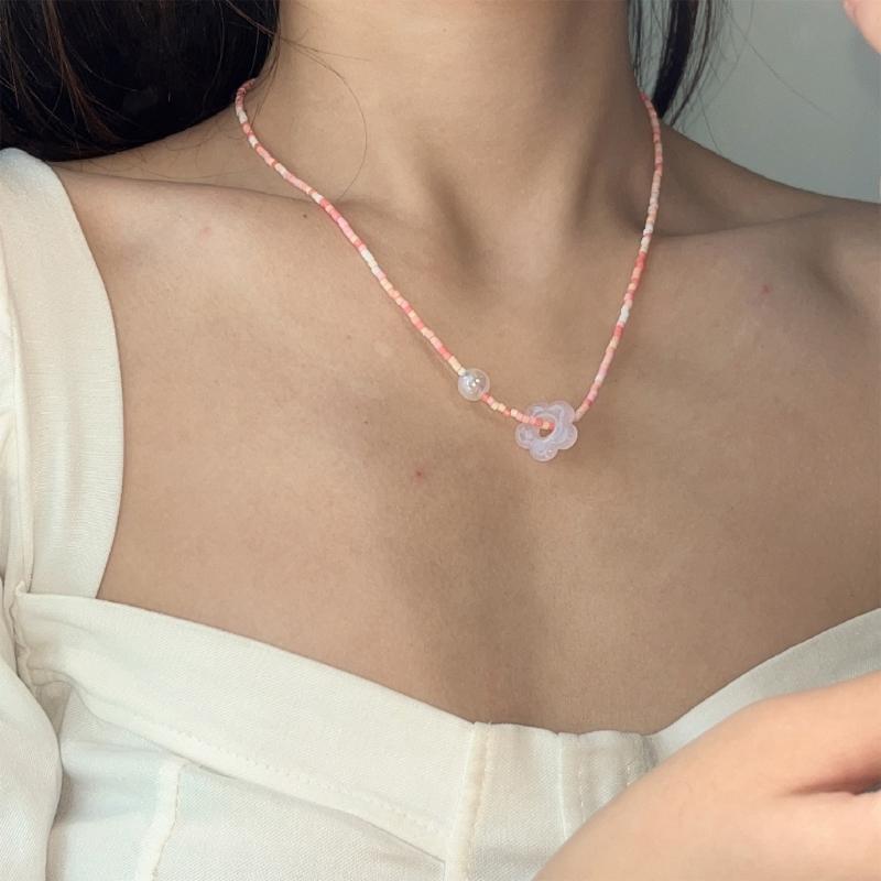 Resin Flower Pendant Necklace Crystal Bead Choker Sweet Dopamine Clavicle Chain Choker Jewelry for Women Girl Teen