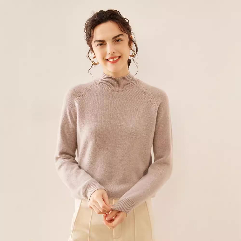 Damski kaszmirowy sweter z półwysokim dekoltem, luźny - Kolekcja Jesień/Zima
