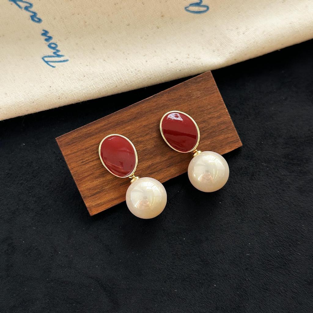 Niche Red Enamel Pearl Stud Earrings: Autumn/Winter 2024 Light Luxury Copper Design
