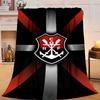1 pièce Couverture en Flanelle Emblème de Club de Football Cadeau, Convient aux Hommes et aux Femmes, Douce Idéale pour les Lits et le Canapé, Cadeau d'Anniversaire ou de Noël