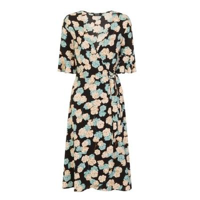 Vestido feminino/feminino com detalhes em babados