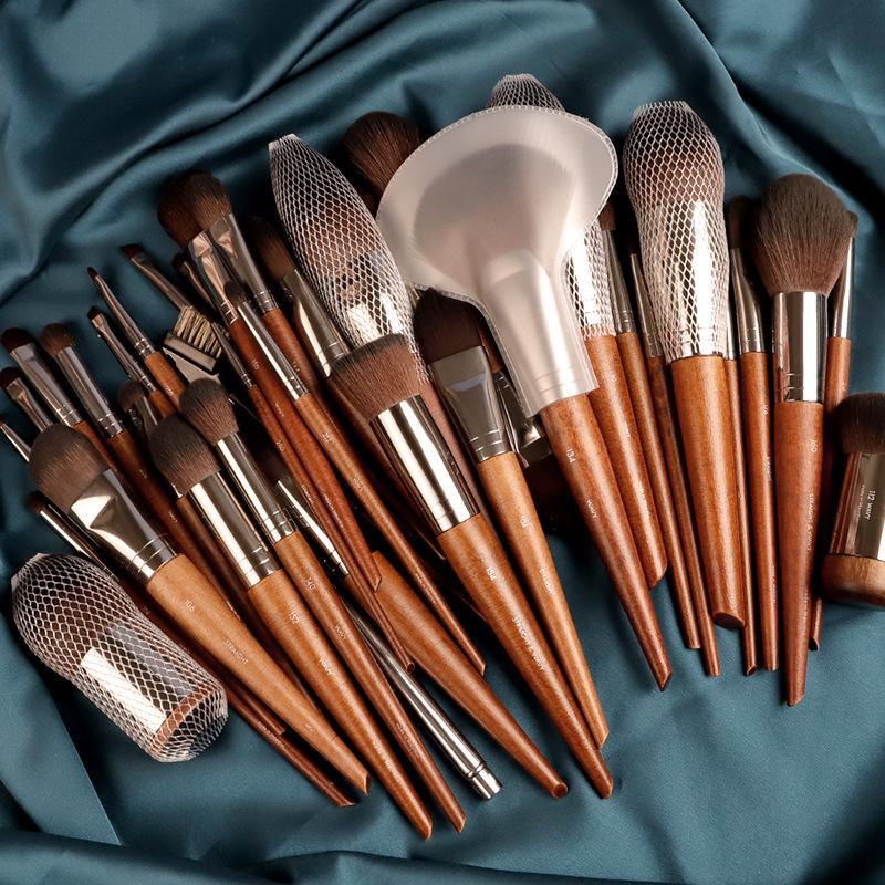 Zhenzhi Hall Soft Makeup Brush Set: Foundation, Concealer, Powder & Eyeshadow Brushes