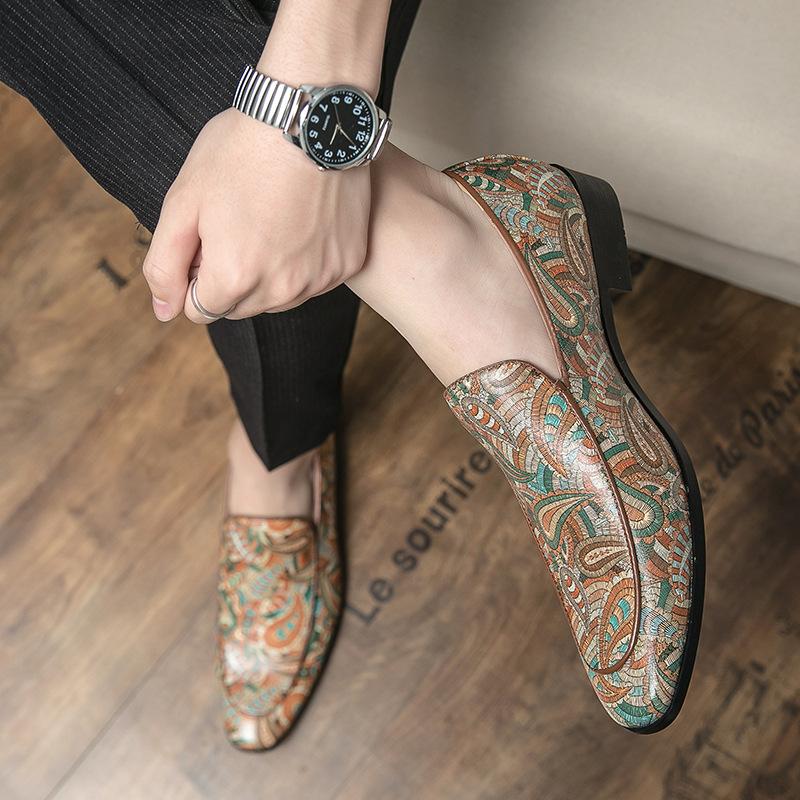 Herrskor stor storlek nya vardagliga läderskor moderiktiga herrskor loafers koreansk version trend enpedal läderskor