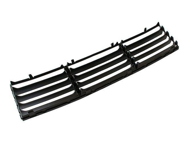 VW Passat B5 00-05 front bumper grille, middle