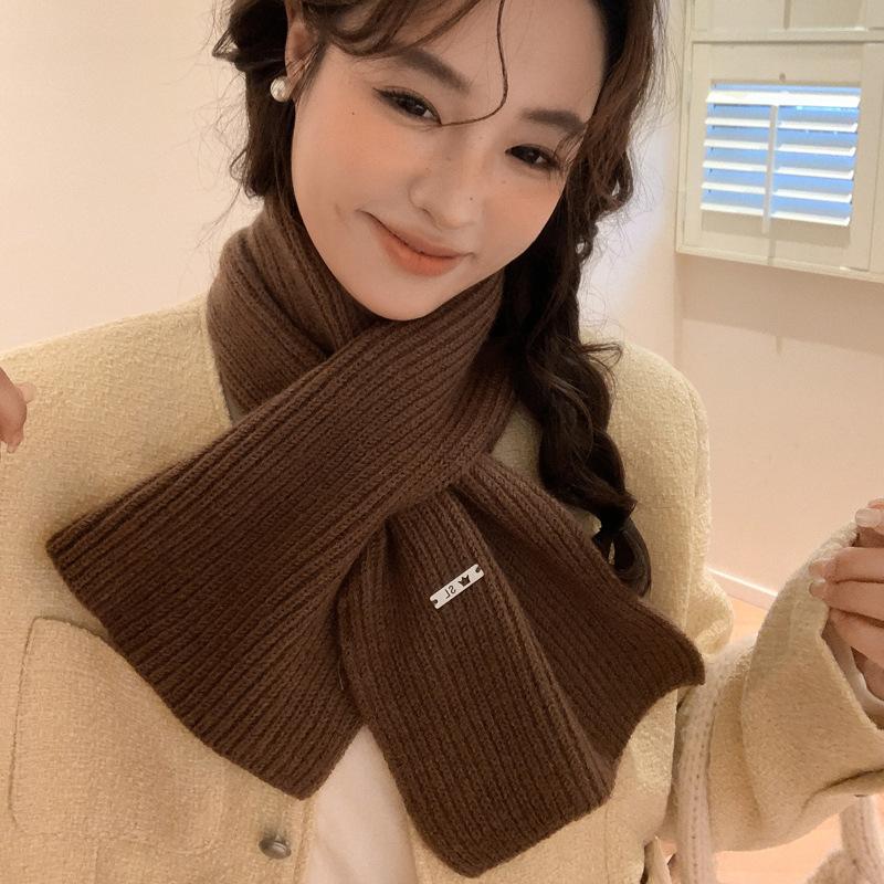 Small scarf with wool crossed wool for women's winter new versatile knitted neck protection coffee scarf