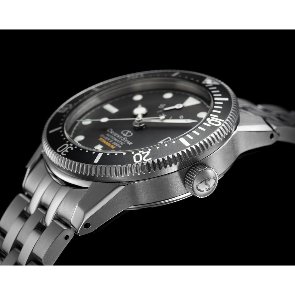 [ORIENT STAR] Automatic Men's Watch M42 Diver 1964, Japanese Made, 200m Water Resistant, Titanium, Black, 2-Year Manufacturer Warranty