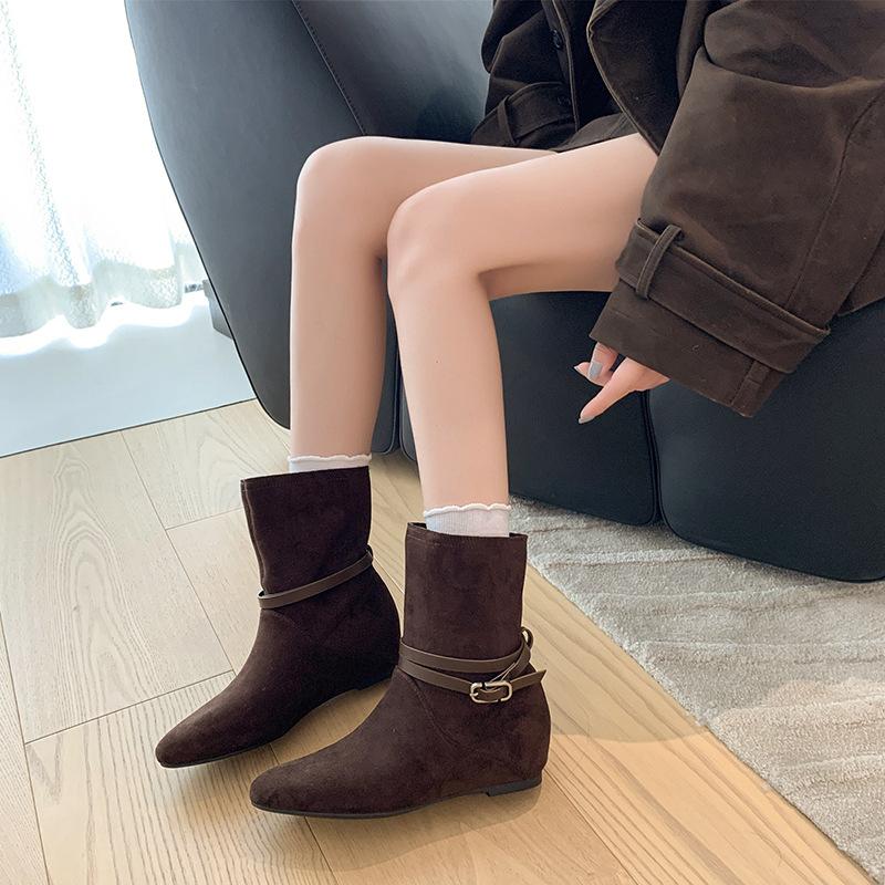 2025 autumn and winter new versatile French leather flat-bottomed short boots women's single boots fashion boots belt buckle short boots