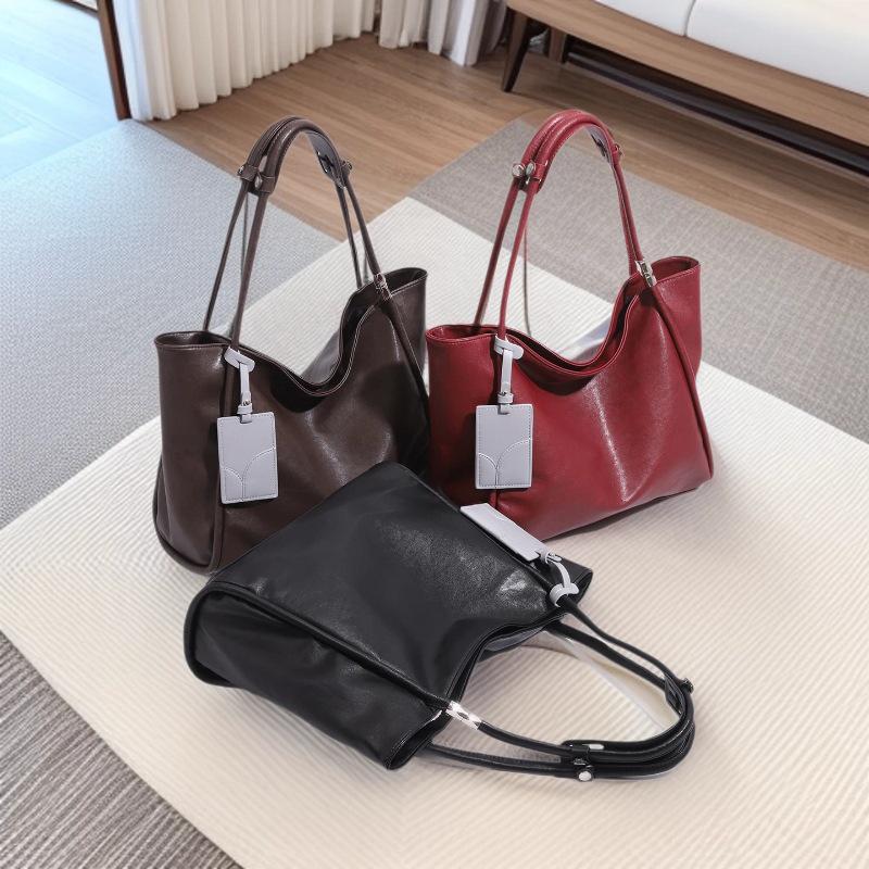2026 Fashion Large-Capacity High-End Women's Summer Shoulder Bag