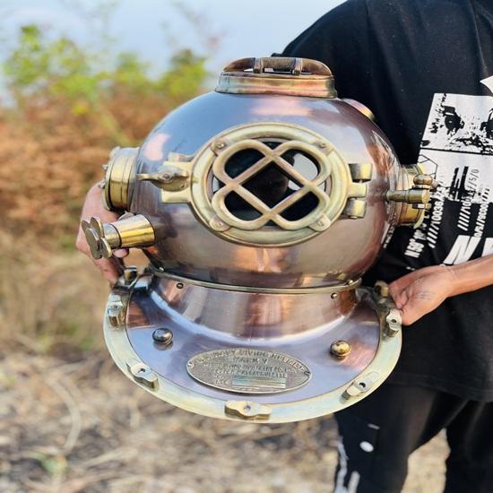 45,72 cm Brun Dykardräktshjälm Mark V Scuba Dykardräktshjälm Med Träbas Maritim Skeppshjälm Dekorativ Hjälm Gåva