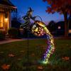 Reino da Bruxa Misteriosa Adereço de Halloween Caldeirão Luz de Jardim, Estaca de Jardim com Silhueta Voadora com Luz LED Colorida à Prova de Intempéries, Assustador para Exterior