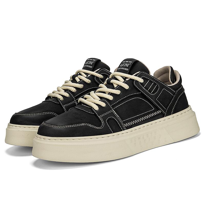 Fashion Casual men's board shoes Thick sole and trendy styles Outdoor Fashion Street Walking Classic black high-quality youth shoes Hot