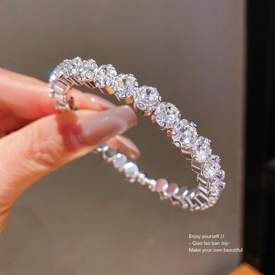Minimalist Round Diamondstudded Copper Bracelet For Women With Elegant Style