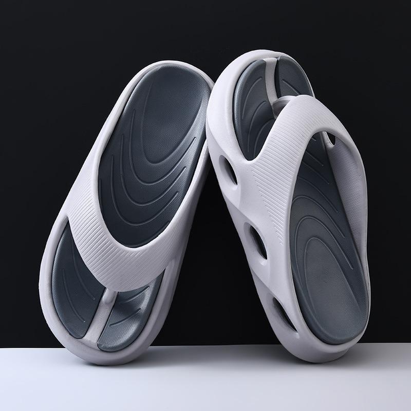 Summer New Men's Flip-flops Are Wear-resistant and Non-slip, and Casual Beach Slippers Can Be Worn Outside.