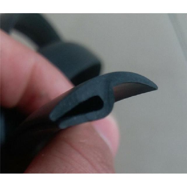 1.7M Rubber Seal Strip Universal for Car Front Windscreen Wiper Waterproof Trim