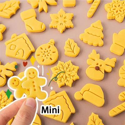 2 Pcs Mini Cookie Cutters Plastic 3D Christmas Themed Cartoon Pressable Biscuit Mold Cookie Stamp Kitchen Baking Pastry Bakeware