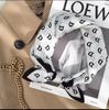 Luxus Design Druck Seide Quadratisches Tuch Für Frau Weiches Satin Haarband Nackenbinde Kopf Hijab Stirnband Foulard Taschenbänder Geschenk Büro