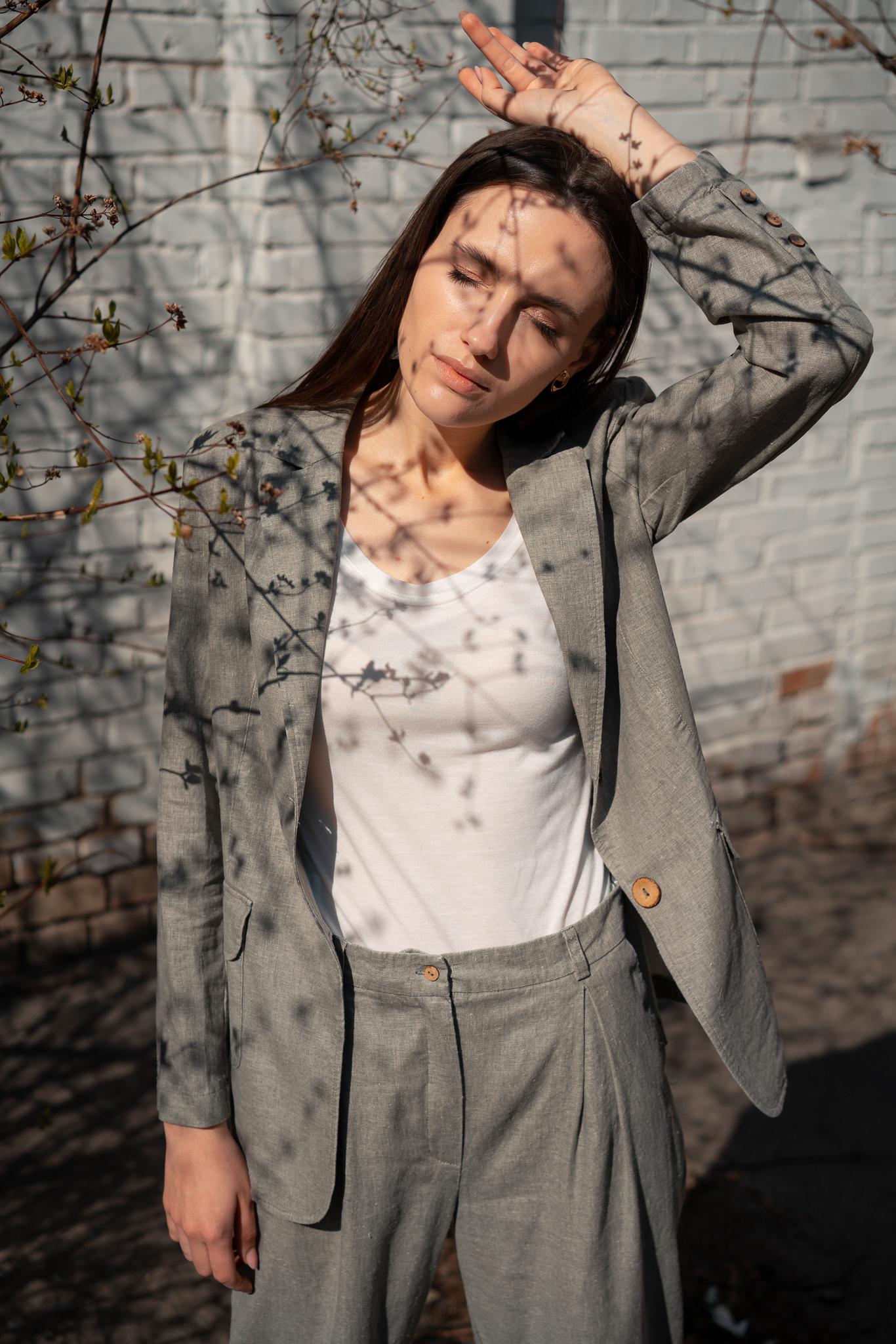 

Прямий лляний піджак з кишенями без підкладки 38 спаржа сірий колір