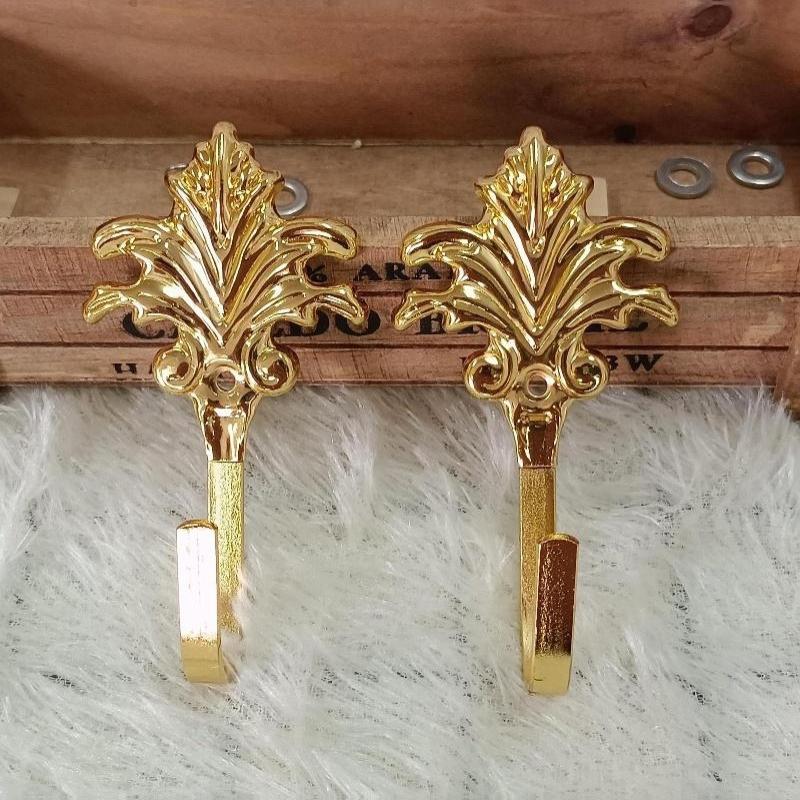 Vintage Bronze Wall Hooks Heavy Duty Sturdy Metal Carved Leaf Design for Home Garden Indoor Outdoor Decor Storage
