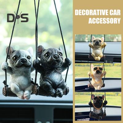 Schaukel Bulldog Hängendes Ornament Auto Rückspiegel Realistische Hund Hängende Dekoration Harz Tier Figur Anhänger Auto Innen Zubehör