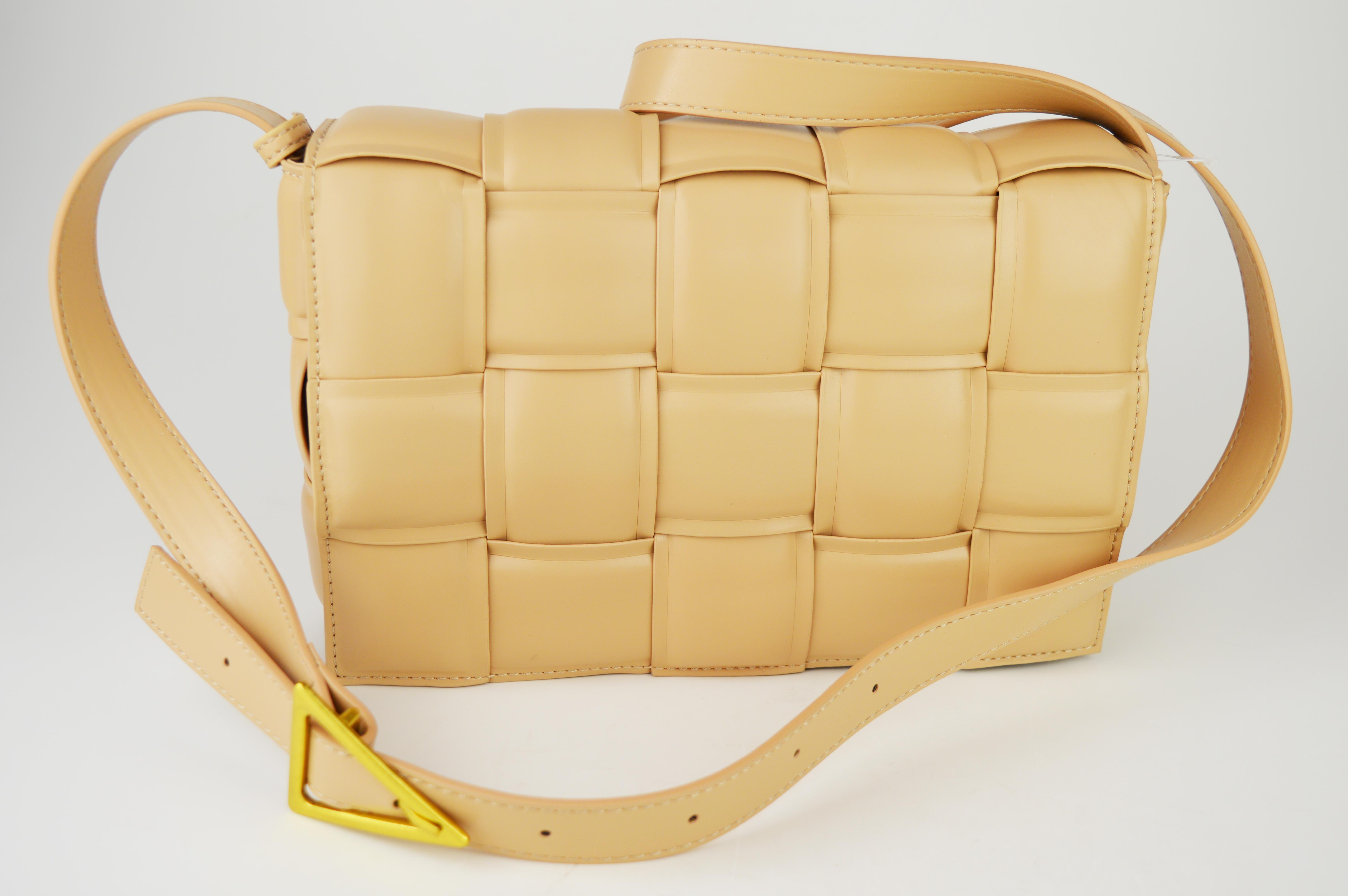 

Сумка з квадратним плетінням Polina & Eiterou 815 пудровим шкіра бежевий