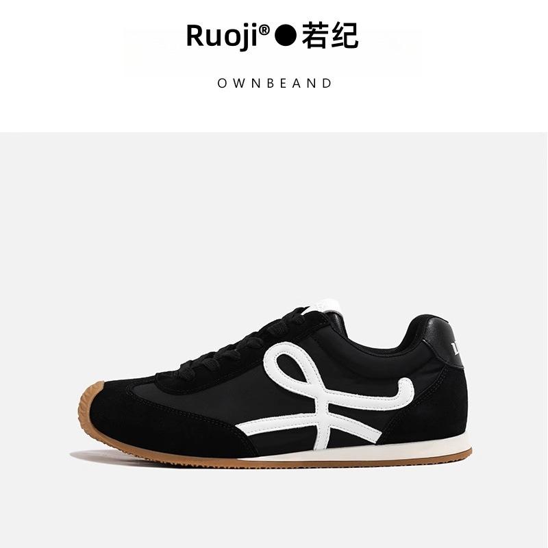 Asymmetrical large toe lace-up casual sneakers women's shoes