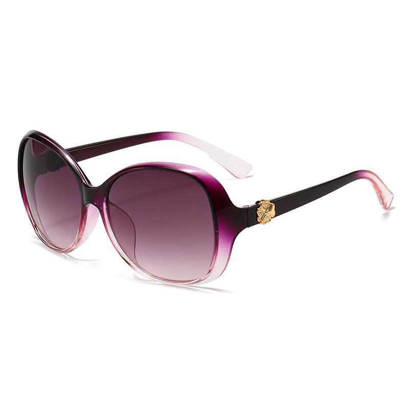 Elegant Gradient Lens Sunglasses for Women - European & American Street Style, Fashionable Face-Slimming Design.