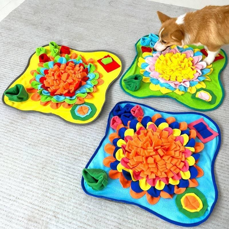 Interaktivní čichací podložka pro mazlíčky Materiál: Fleece Podporuje přirozené hledání potravy