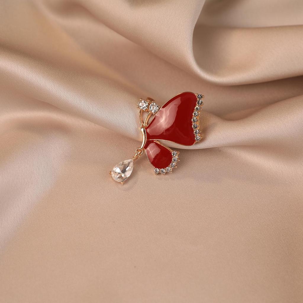 Elegant Pearl Brooch for Women's Suits - High-End Jewelry Pin