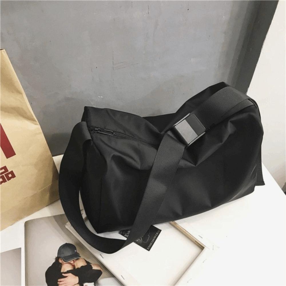 Large Capacity Gym Waterproof Bag Adjustable Strap Crossbody Sports Bag  Outdoor Activities