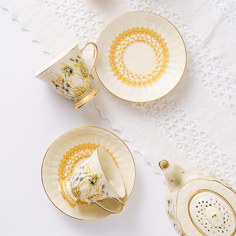 French Coffee Cups and Plates with Gold Accents Vintage Water Cups Home Afternoon Tea Cups, and Innovative European Ceramic Cups