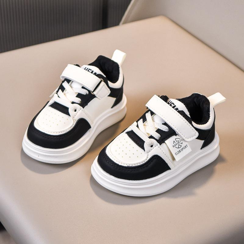 Classmates Girls Spring and Autumn 2025 New Leather Children's Board Shoes Sports Little White Shoes Medium and Small Children's Boys Board Shoes